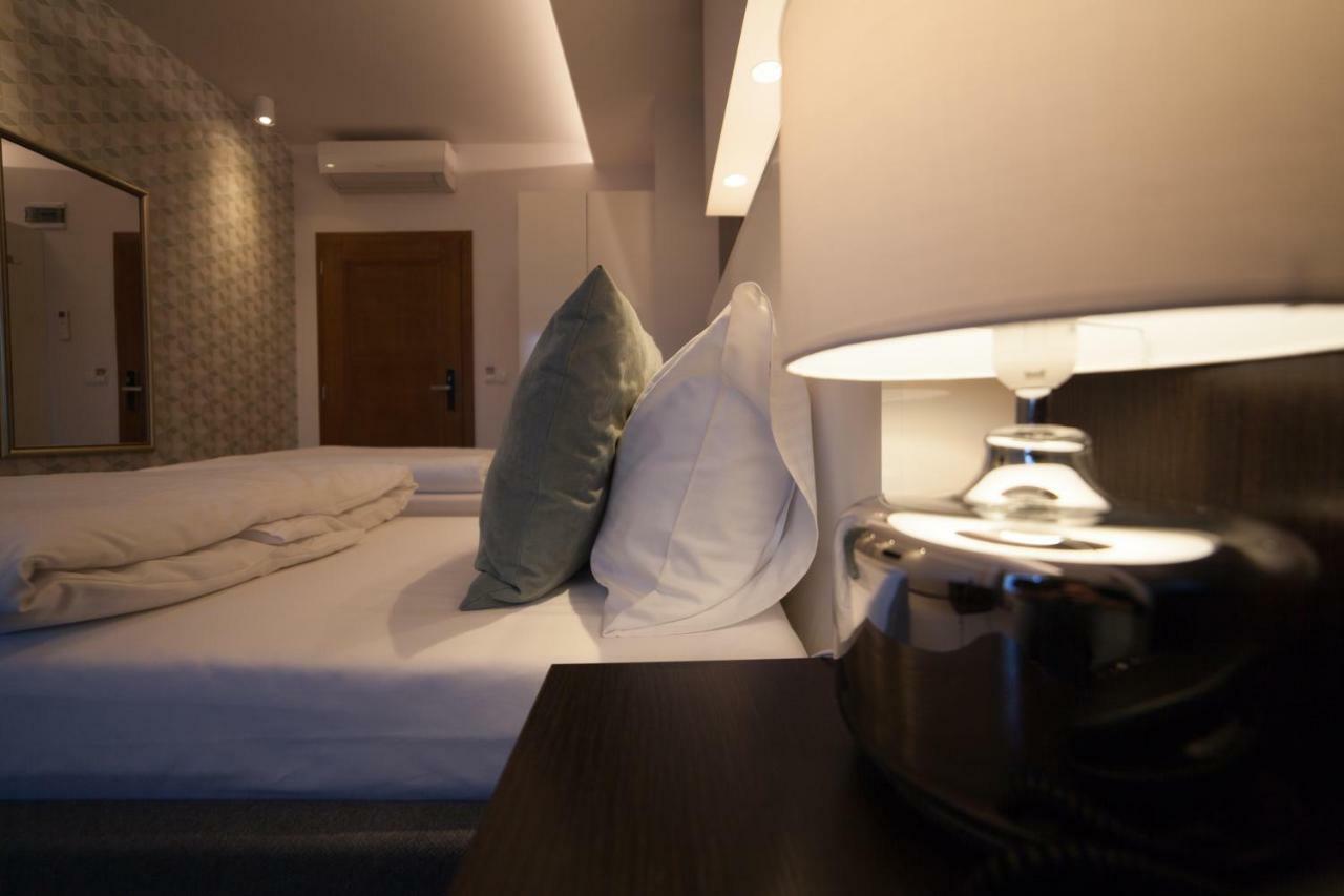 Novopolska - Hotel I Restauracja Косьцян Экстерьер фото