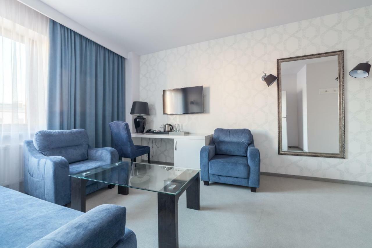 Novopolska - Hotel I Restauracja Косьцян Экстерьер фото